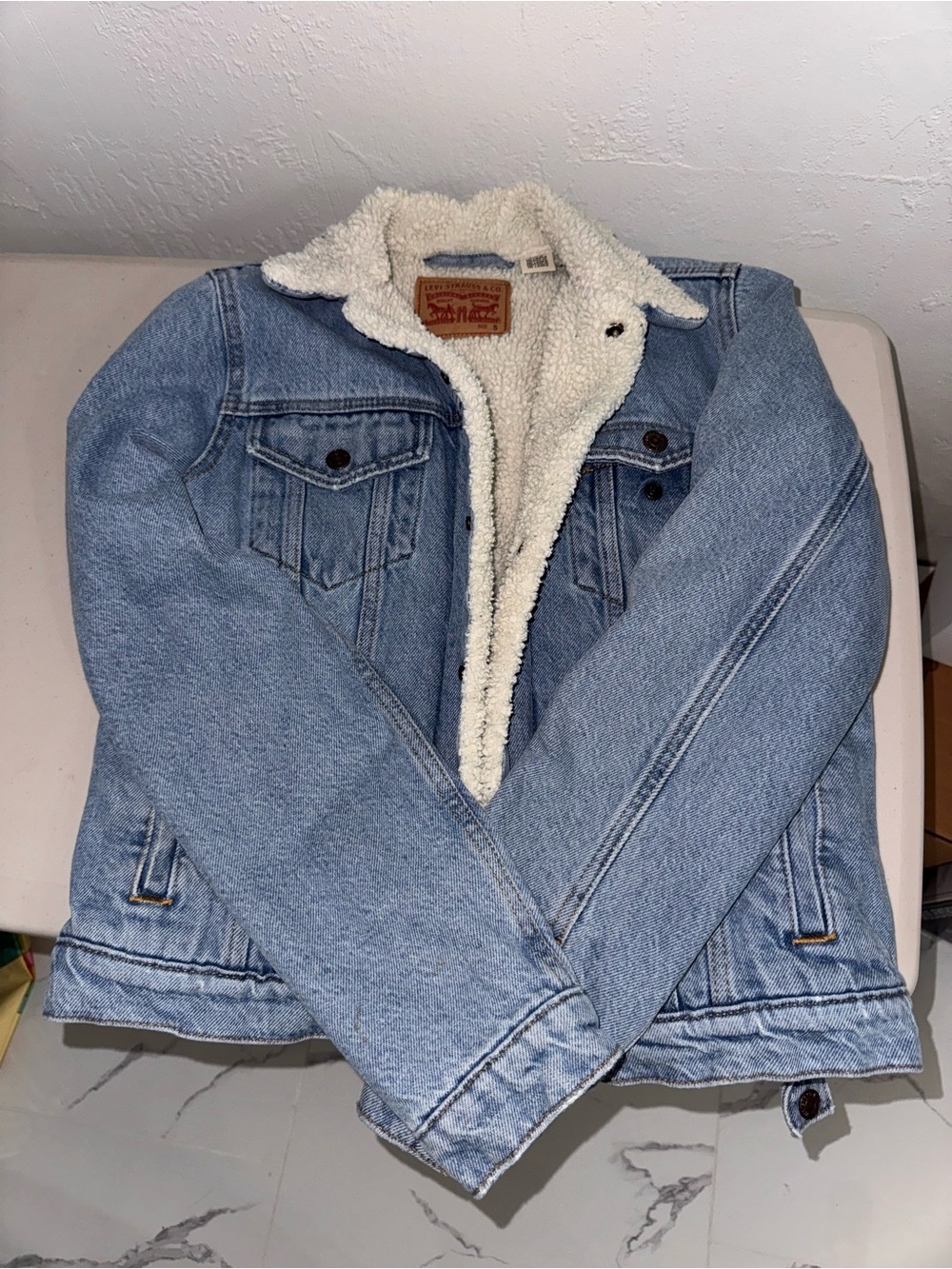 Levi's Light Blue Denim Jacket with Cream Sherpa Lining